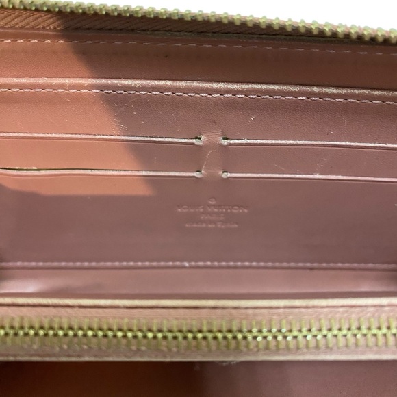 Louis Vuitton Rose Velours Vernis Ikat Zippy Wallet - Picture 9 of 14